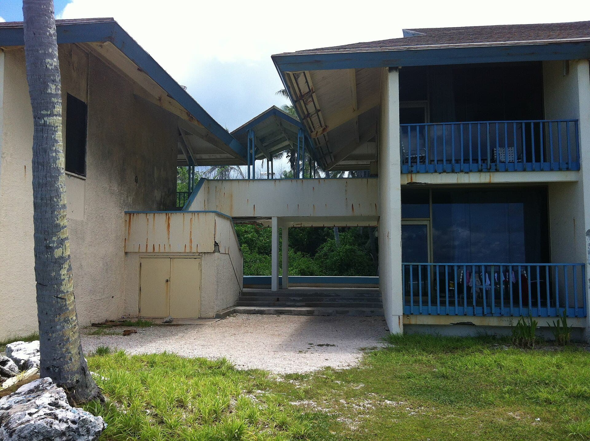 A guest-room wing